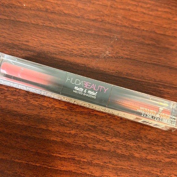 BNIB 2pcs Liquid shadow HUDA BEAUTY & KOKIE matte & metal gold burgundy 3 shades - Picture 2 of 7